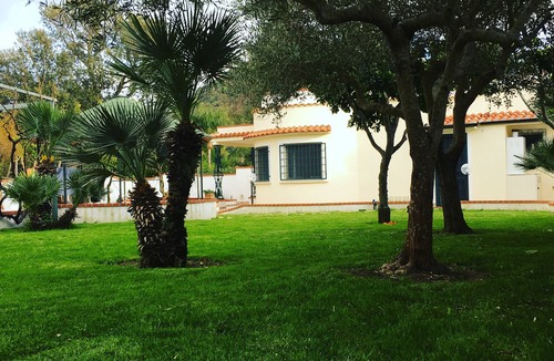 San Felice Circeo Villa | Villa Vera: Charming villa with large garden