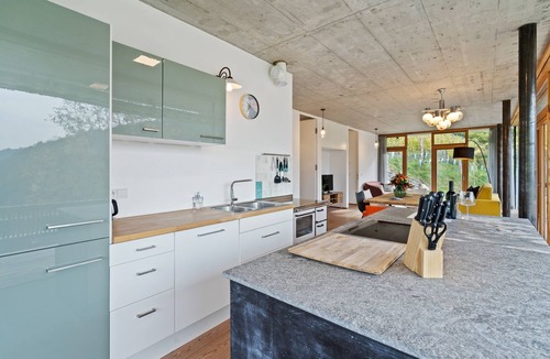 Bressanone Apartment | Villa "Vogelnest” with Mountain View, Wi-Fi, Terrace & Garden