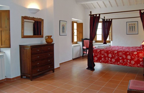 Penna San Giovanni Villa | Villa with a private pool, 6 bedrooms and wi-fi, 5 minutes walk to the village