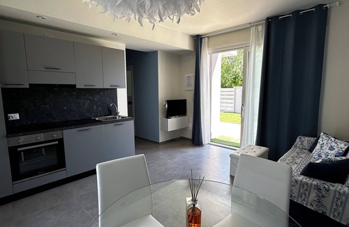 Lido delle Nazioni Villa | Villa with independent garden in Residence Polynesia