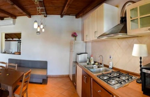 Albano Laziale Villa | Villetta di Lago Albano - Swimming pool, Jacuzzi and Sauna!