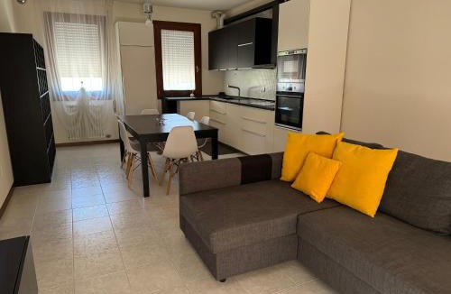 Noventa di Piave Apartment | Vittoria apartment - near outlet