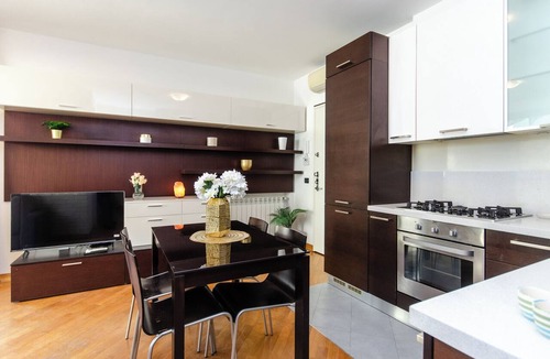 Segnano Apartment | VivimiHome Bicocca Comfort with Garage