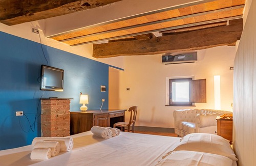Montefollonico Apartment | Vrbo Property