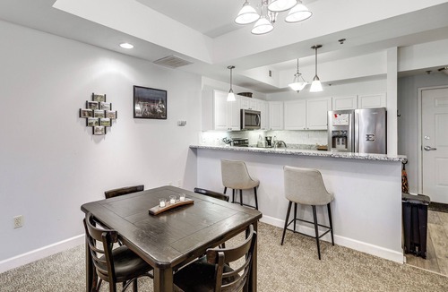 Bluff City Condo | Walk to Bristol Motor Speedway: Retreat w/Pool!