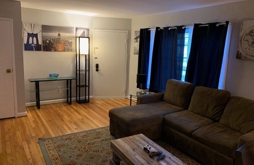 Bluemont House | Walkable Ballston 2BR Near Metro + Parking spot