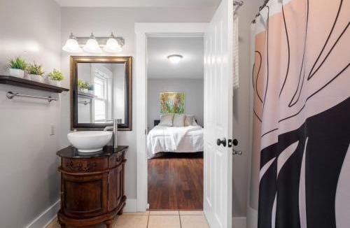 Columbus Apartment | Walkable Downtown Columbus Historic Home, FREE Bikes to use