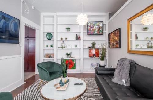 Columbus Apartment | Walkable Downtown Columbus Historic Home, FREE Bikes to use