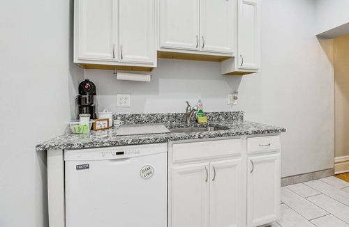 Lawrenceville House | Walkable Group Getaway! 5 Mi to Dtwn Pittsburgh