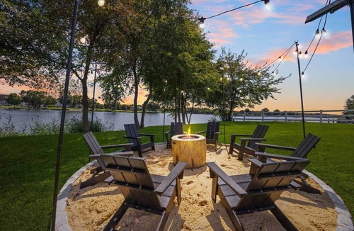 Stevensville House | *Waterfront* 5BR w/Pool + Firepit on Kent Island!