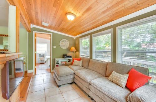 Townville House | Waterfront Cabin w/Private Dock on Lake Hartwell!
