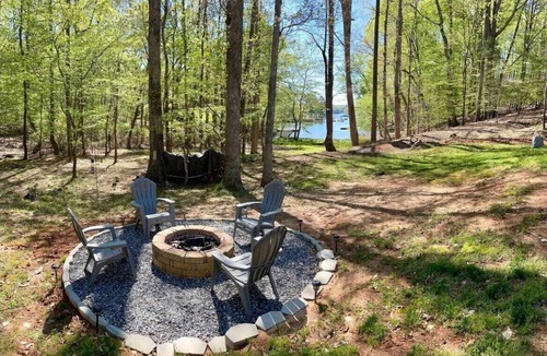 Troutman House | Waterfront LKN Hideaway Relax & Recharge
