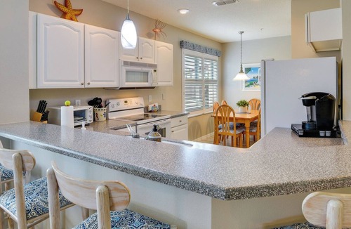 Palm Coast Condo | Waterfront Palm Coast Condo w/Community Pool!