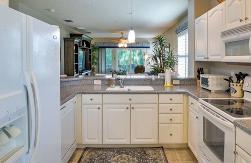 Palm Coast Condo | Waterfront Palm Coast Condo w/Community Pool!