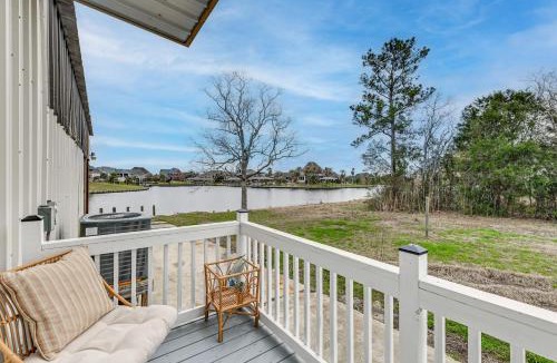 Slidell House | Waterfront Slidell Home w/Patio: 3 Mi to Beach!