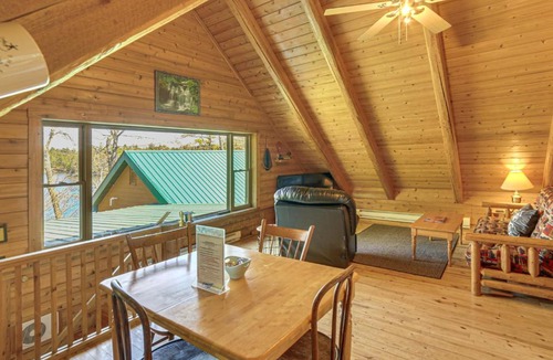 Wetmore Apartment | Waterfront 'UP Badger Lodge BnB' on Powell Lake