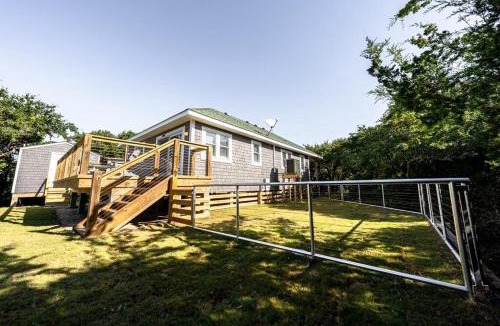 Waves House | Watermen's Hideout - Waterfront 2-Bed, 1-Bath Cottage with HOT TUB & Private Dog Run!