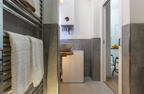 Province of Bologna Apartment | We are located on the ground floor of a building with an independent entrance.Open space studio of 37 square meters of space, comfortably accommodates 2 people.The apartment is located 5 minutes by car from the Renato dall'Ara stadium.Zaragoza district,