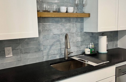 Lavallette Apartment | Week opened - Aug 15-22. Lava Beach Block Retreat steps from beach.