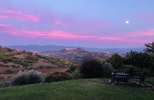 Todi House | WEEKLY RENTALS FOR FAMILY HOLIDAYS - UP TO 24 PEOPLE - 3 COUNTRYHOUSES