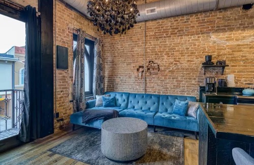 Downtown Springfield Apartment | Welcome to Black Palace-A! A beautiful downtown loft with easy access to everyth