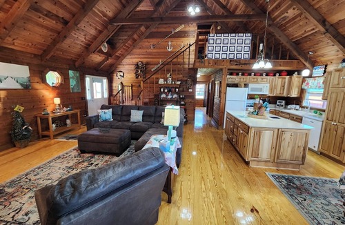 Columbia Cabin | Welcoming Hooks Hideaway-The Cabin on the Albemarle Sound