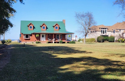 Columbia Cabin | Welcoming Hooks Hideaway-The Cabin on the Albemarle Sound