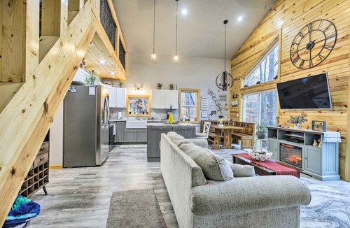 Townsend Cabin | Welcoming Townsend Cabin: Hike, Fish & Relax!