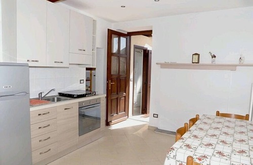 Tronzano Lago Maggiore House | Well-kept 3½-room apartment with large outdoor area & private beach