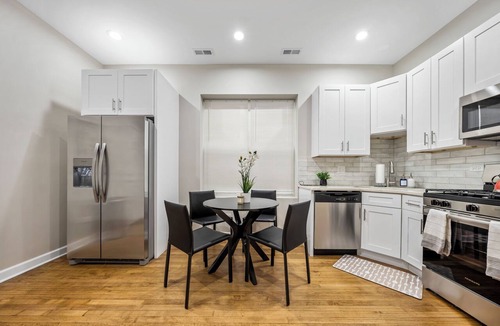 Berwyn Apartment | Where comfort begins- 2 bedrooms apartment, 15 min from Chicago