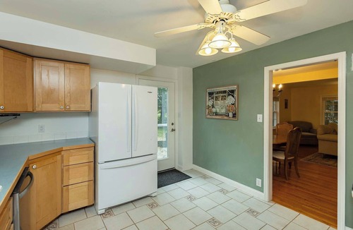 Ames House | Whispering Pines 4BR-3BA Charming Family-Sized in Ames