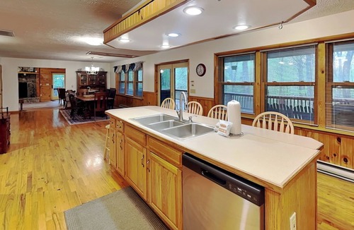 McHenry House | Whistling Bear | Serene View, Hot Tub, Large Yard