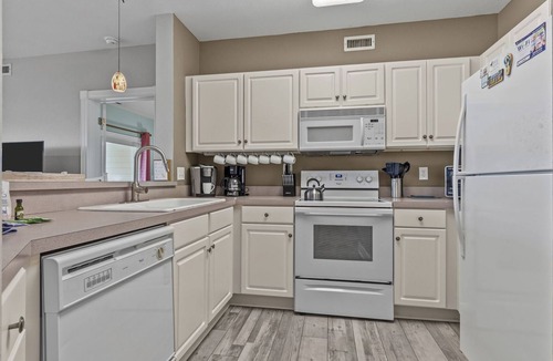 Corolla Condo | Wicked Fun 3BR Condo on the Golf Course