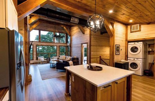 Rogers Cabin | Wild Turkey Overlook Two Decks, Views, Hot Tub!