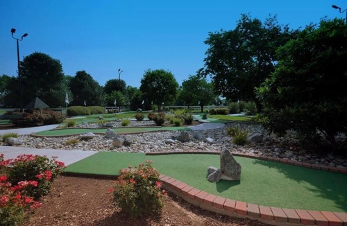 Berkeley Villa | Williamsburg | Historic Village Retreat | Pool & Tennis | 2BR