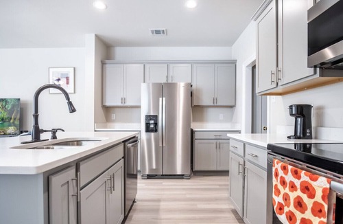 Highlands - Perkins Villa | Winners Paradise Steps from Tiger Country - BC1033