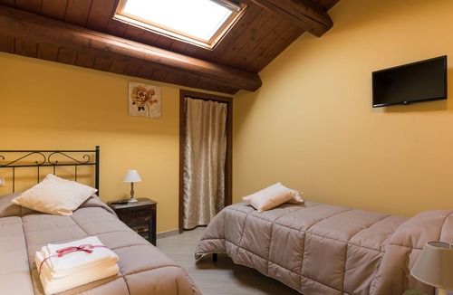 Corridonia Other | "Wisteria" self-contained apartment,swimming pool,whirlpool,wi-fi,air conditioning