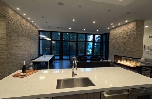 North Hudson House | with pool & hot tub!