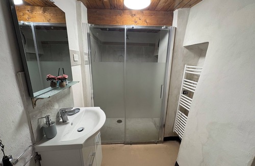 Mologno Apartment | Within walking distance of downtown, with free public parking