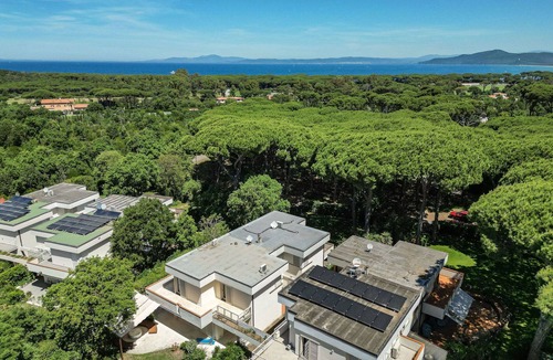Punta Ala Villa | Wonderful private villa for 10 people with WIFI, A/C, TV, patio and pets allowed