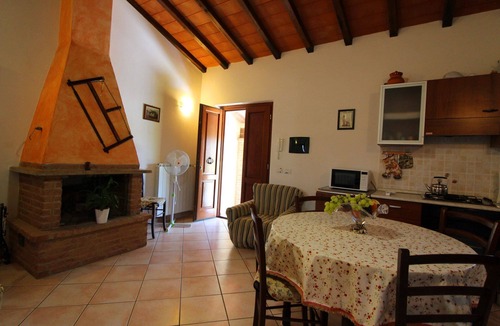 Marciano della Chiana Villa | Wonderful private villa for 9 people with WIFI, private pool, TV and pets allowed, close to Arezzo