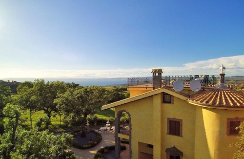 Montefiascone Villa | Wonderful private villa with private pool, WIFI, hot tub, A/C, TV, patio and panoramic view
