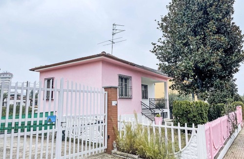 Quattordio House | Wonderful private villa for 2 people with WIFI, private pool, patio and pets allowed