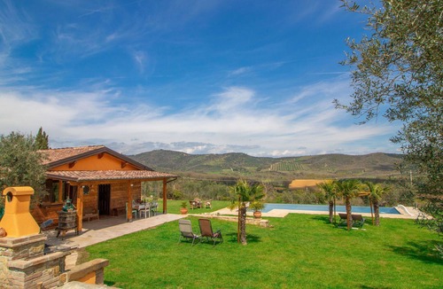 Panicale House | Wonderful private villa for 4 people with WIFI, private pool, A/C, TV and balcony