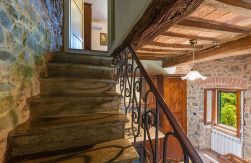 Montorgiali House | Wonderful private villa for 5 people with WIFI, A/C, hot tub, TV, patio and pets allowed