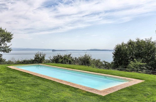 Gradoli Villa | Wonderful private villa with WIFI, private pool, TV, veranda, panoramic view and parking