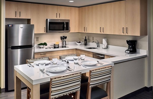 Gwinnett Place House | Wonderful Stay! Relaxing unit to Enjoy w/Kitchen and Swimming Pool Access!