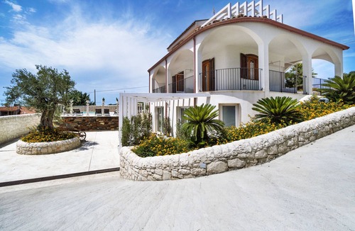 Marina di Ragusa Villa | Wonderful Villa with Swimming Pool and Unforgettable Sea View