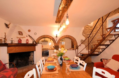 San Momme Villa | Wonderful villa for 6 guests with TV, pets allowed and parking