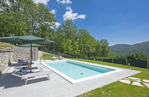 Tresana Villa | Wonderful villa for 4 guests with pool, WIFI, A/C, TV, terrace, pets allowed and panoramic view